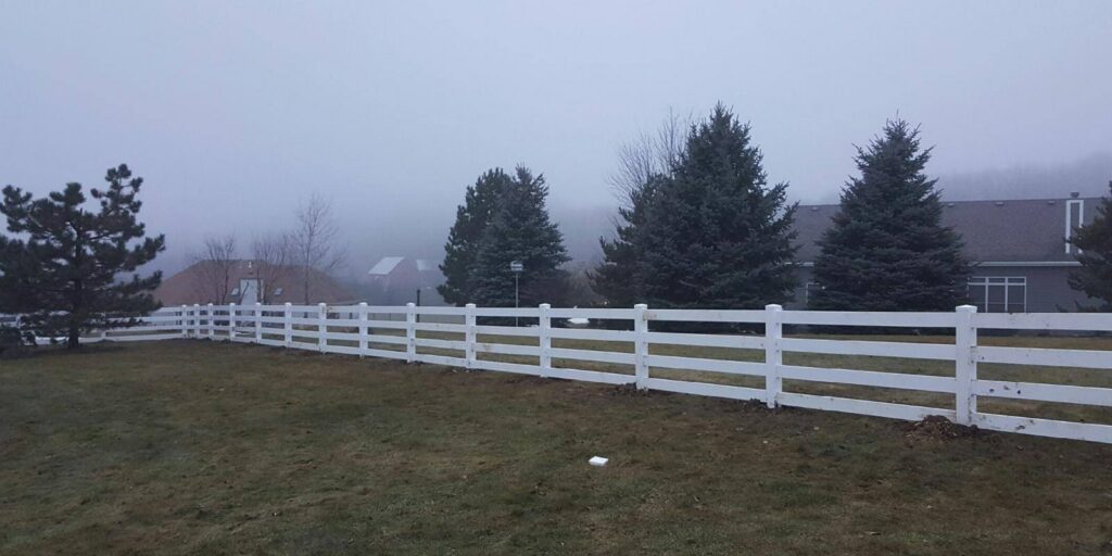 horse fence, four-rail vinyl horse fencing